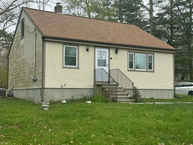 16 Assonet Blvd, Freetown, MA 02702