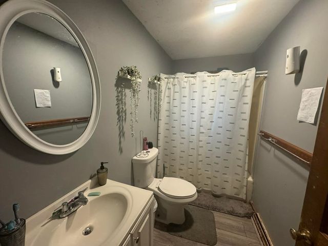 16 Assonet Blvd, Freetown, MA 02702