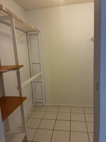 4220 NW 21st St 207, Lauderhill, FL 33313