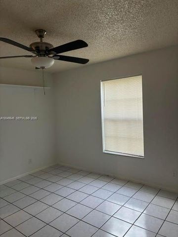 4220 NW 21st St 207, Lauderhill, FL 33313