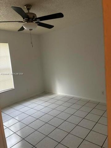 4220 NW 21st St 207, Lauderhill, FL 33313