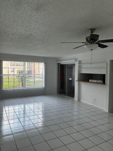 4220 NW 21st St 207, Lauderhill, FL 33313