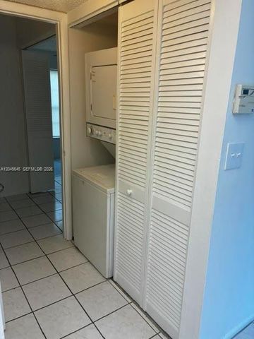 4220 NW 21st St 207, Lauderhill, FL 33313