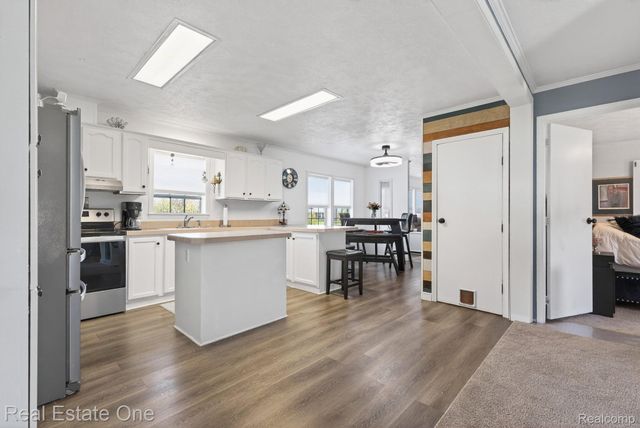 343 Bates Lane, Frenchtown Township, MI 48162