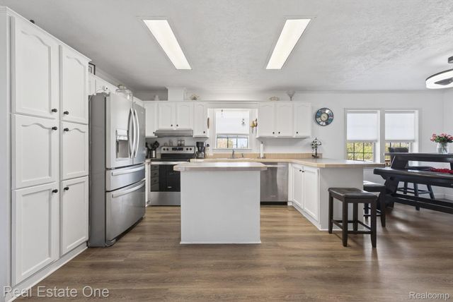 343 Bates Lane, Frenchtown Township, MI 48162