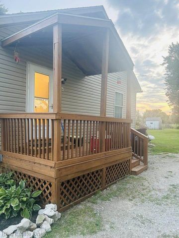 343 Bates Lane, Frenchtown Township, MI 48162