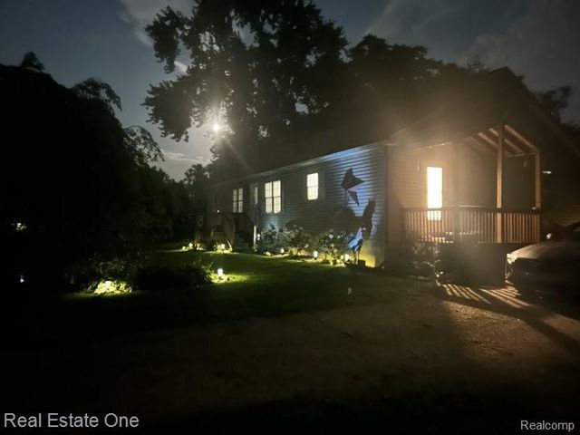343 Bates Lane, Frenchtown Township, MI 48162