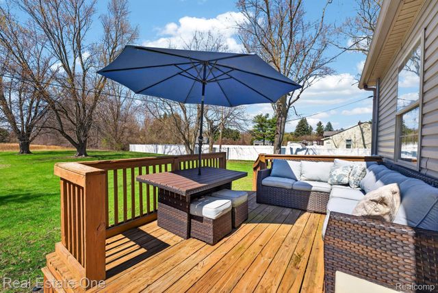 343 Bates Lane, Frenchtown Township, MI 48162