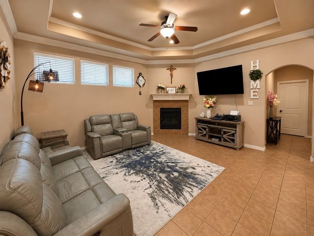 5801 Mira Lago Lane, Arlington, TX 76017