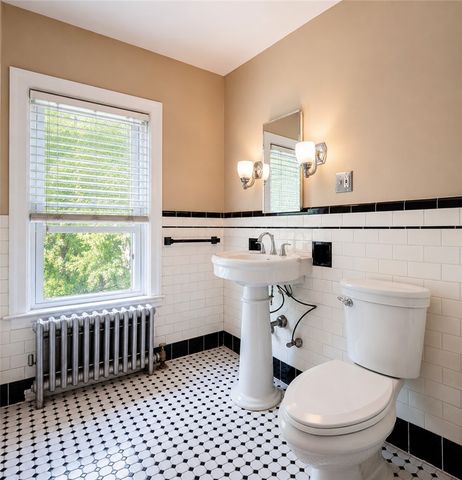 225 Hunts Avenue, Pawtucket, RI 02861