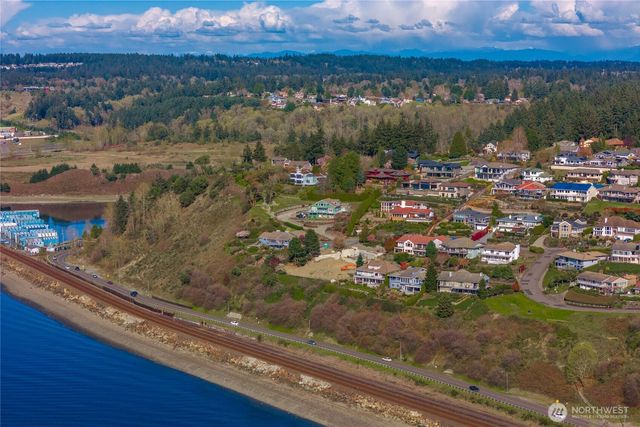 38 Puget Drive, Steilacoom, WA 98388