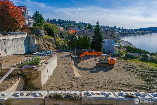 38 Puget Drive, Steilacoom, WA 98388