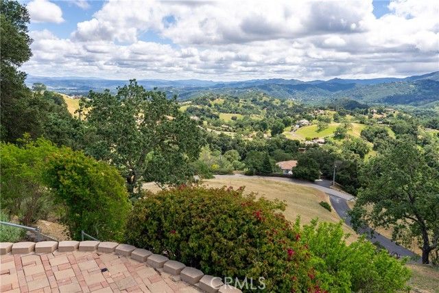 13305 Santa Ana, Atascadero, CA 93422