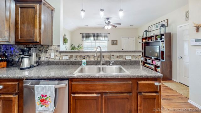 9248 S 254th East Avenue, Broken Arrow, OK 74014