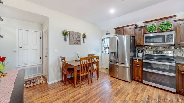 9248 S 254th East Avenue, Broken Arrow, OK 74014