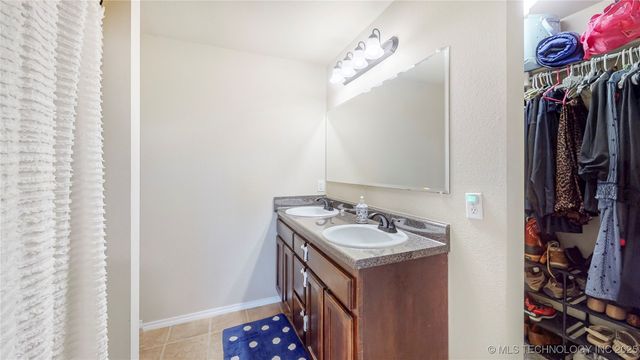 9248 S 254th East Avenue, Broken Arrow, OK 74014