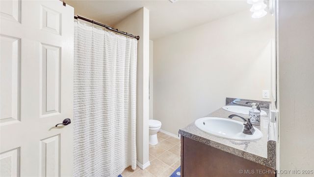 9248 S 254th East Avenue, Broken Arrow, OK 74014