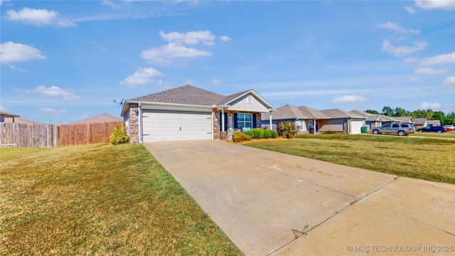 9248 S 254th East Avenue, Broken Arrow, OK 74014