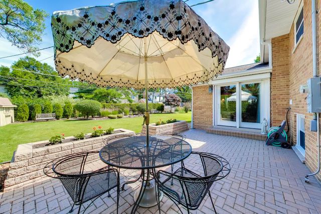 1012 Bonita Drive, Park Ridge, IL 60068