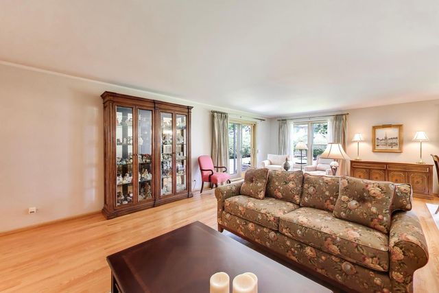1012 Bonita Drive, Park Ridge, IL 60068