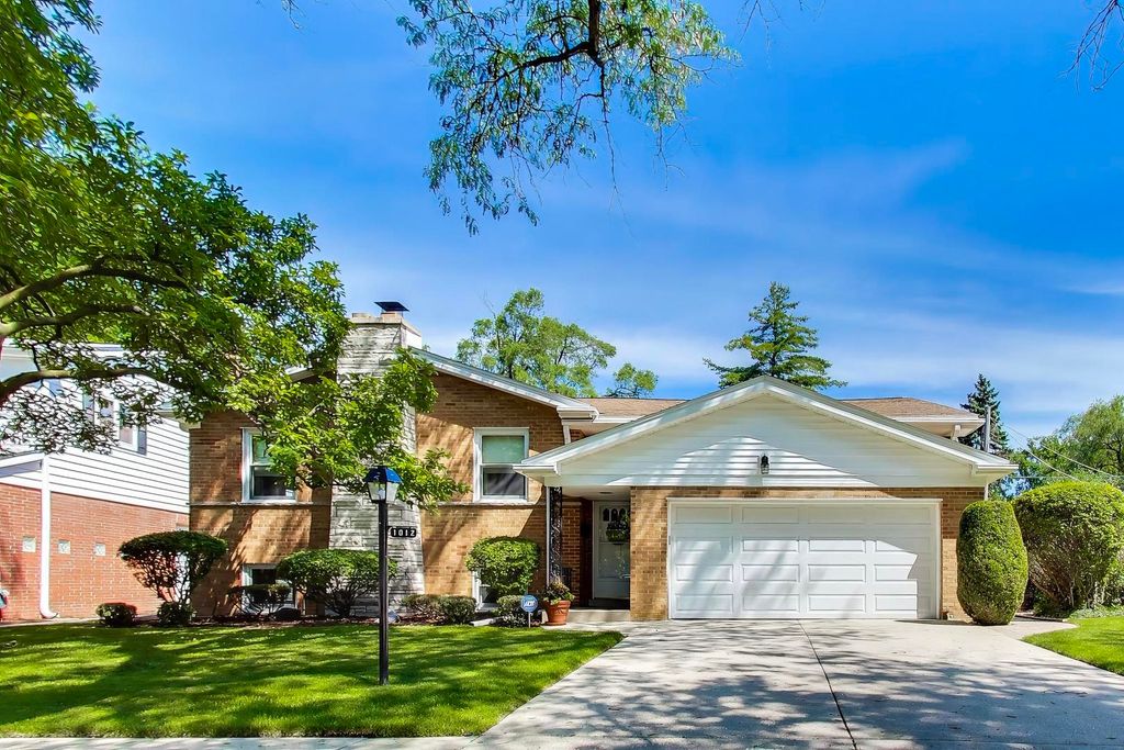 1012 Bonita Drive, Park Ridge, IL 60068