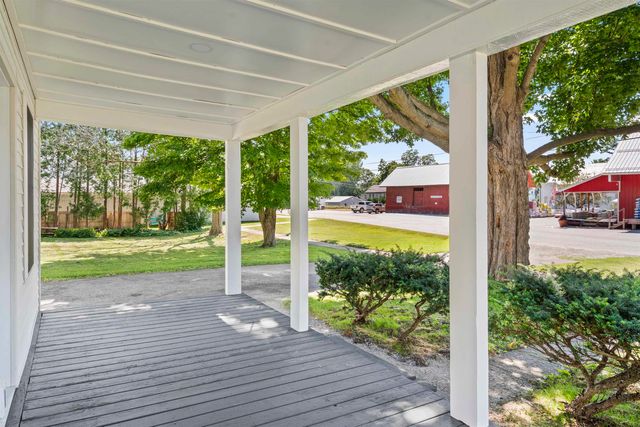 15 Sunset Avenue, Milton, VT 05468
