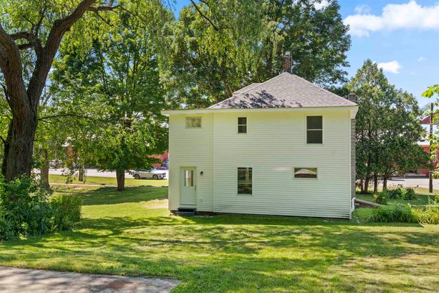 15 Sunset Avenue, Milton, VT 05468