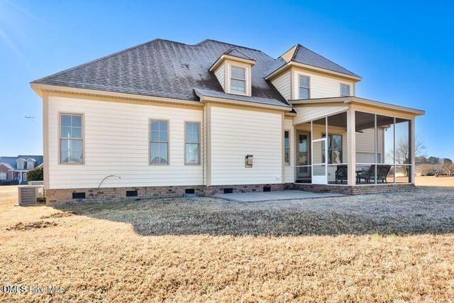 1030 Red Oak Hills Road, Nashville, NC 27856