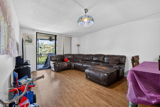 890 N Federal Highway 202, Lantana, FL 33462