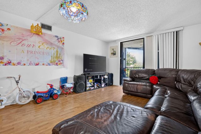 890 N Federal Highway 202, Lantana, FL 33462