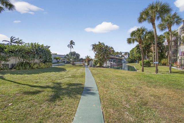 890 N Federal Highway 202, Lantana, FL 33462