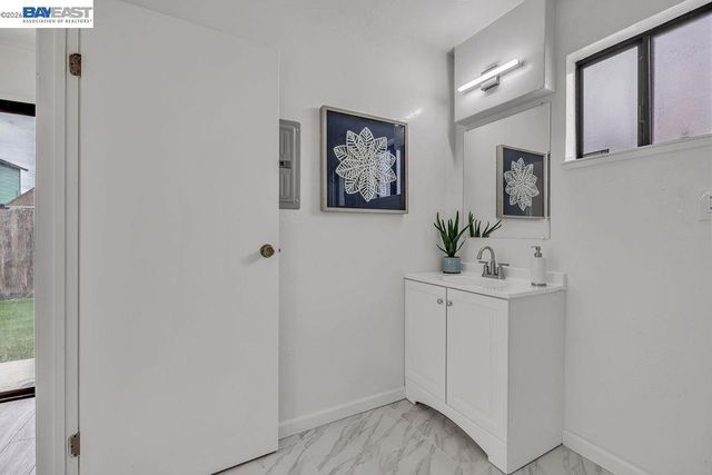172 Hunter Ave, Oakland, CA 94603