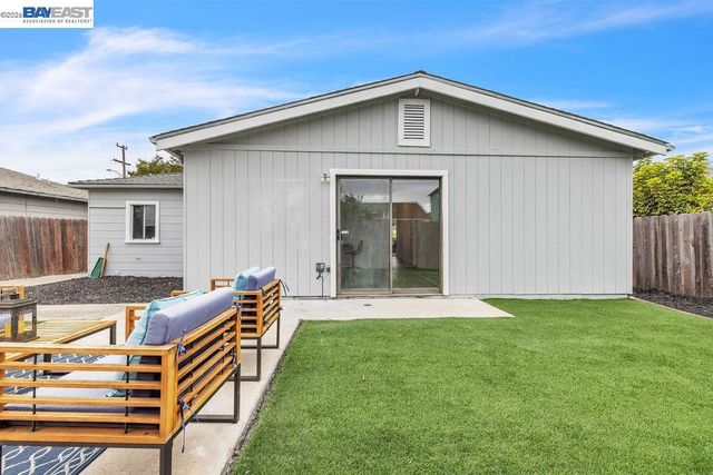 172 Hunter Ave, Oakland, CA 94603