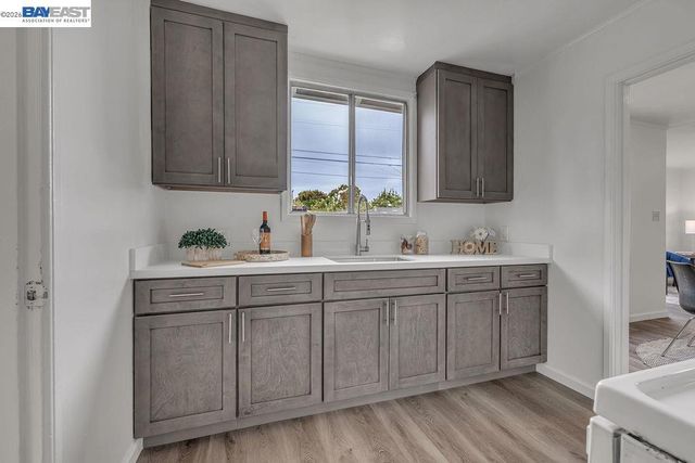 172 Hunter Ave, Oakland, CA 94603
