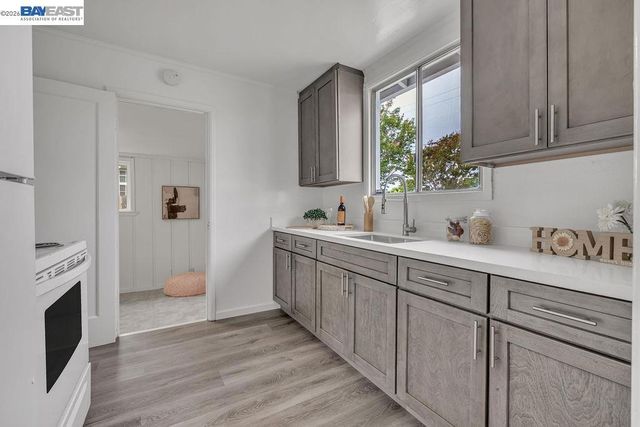 172 Hunter Ave, Oakland, CA 94603