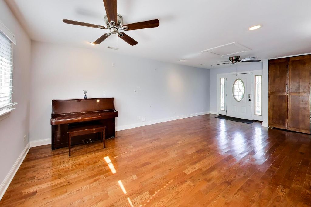 655 Flagstaff Lane, Hoffman Estates, IL 60169 — photo 5