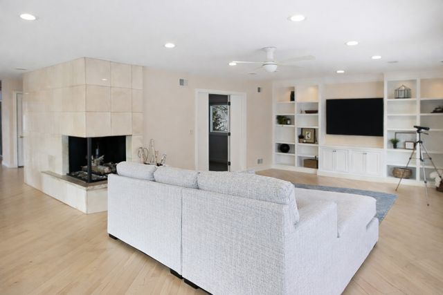 720 South Street, Barrington, IL 60010