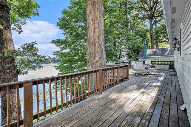 15891 Lakeview Drive, Buchanan Twp, MI 49107