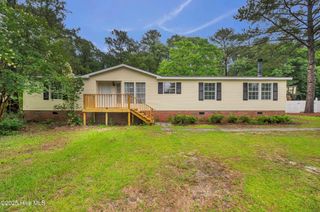 545 Groves Point Drive, Hampstead, NC 28443