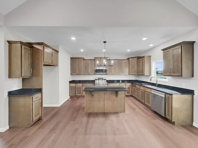 319 Lauren Ln, Westmoreland, TN 37186