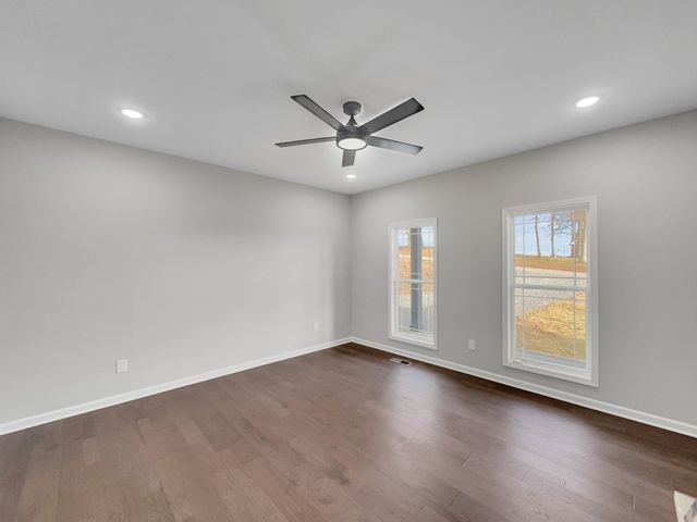 319 Lauren Ln, Westmoreland, TN 37186