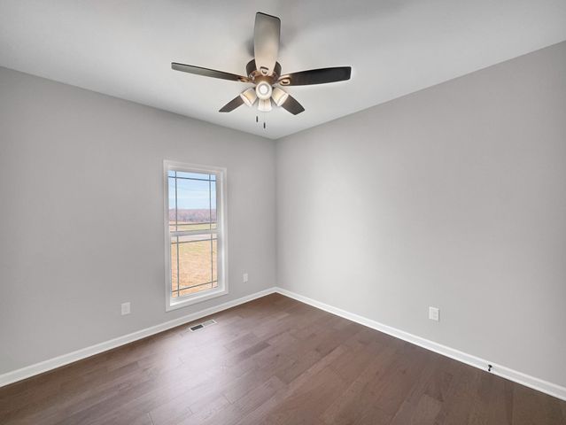 319 Lauren Ln, Westmoreland, TN 37186