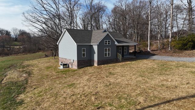 319 Lauren Ln, Westmoreland, TN 37186