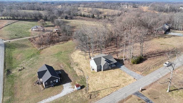 319 Lauren Ln, Westmoreland, TN 37186