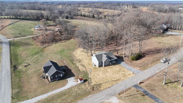 319 Lauren Ln, Westmoreland, TN 37186