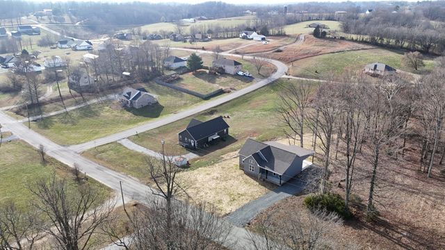 319 Lauren Ln, Westmoreland, TN 37186