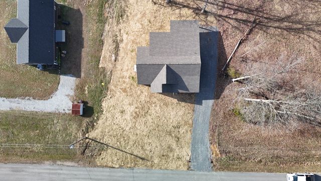 319 Lauren Ln, Westmoreland, TN 37186