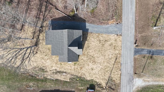 319 Lauren Ln, Westmoreland, TN 37186