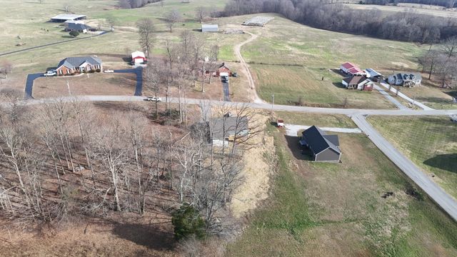 319 Lauren Ln, Westmoreland, TN 37186