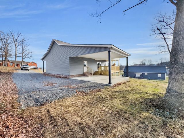 319 Lauren Ln, Westmoreland, TN 37186